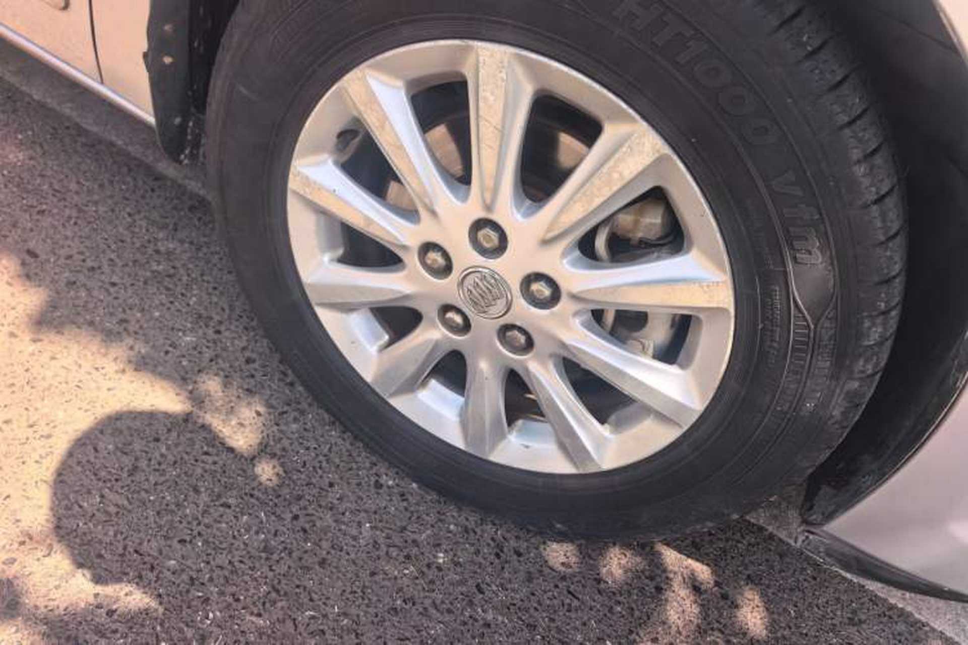 Used Buick GL8 2011 3.0L XT Luxury Business Flagship Edition Right Front Wheel Hub
