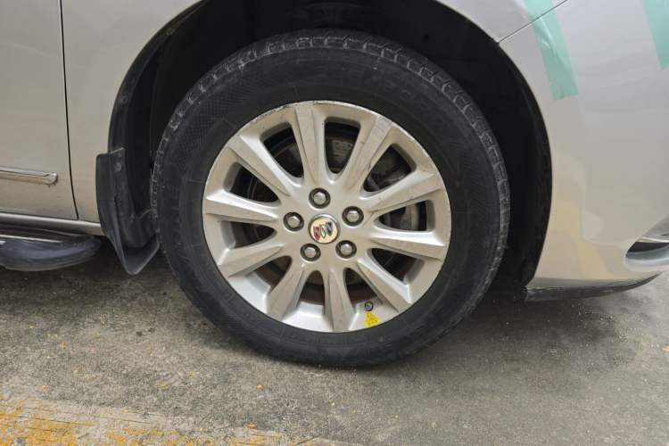 Used Buick GL8 2011 3.0L GT Luxury Business Haoya Edition Right Front Wheel Hub