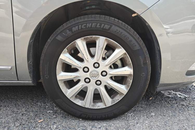 Used Buick GL8 2011 3.0L GT Luxury Business Haoya Edition Right Front Wheel Hub