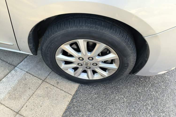 Used Buick GL8 2011 3.0L XT Luxury Business Flagship Edition Right Front Wheel Hub