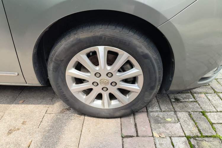 Used Buick GL8 2011 3.0L GT Luxury Business Haoya Edition Right Front Wheel Hub