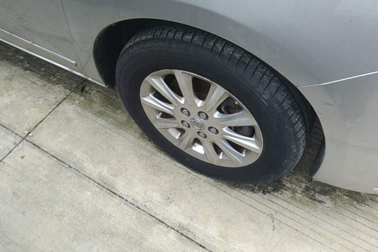 Used Buick GL8 2011 3.0L XT Luxury Business Flagship Edition Right Front Wheel Hub