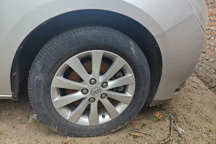 Used Buick GL8 2011 2.4L LT Luxury Business Executive Edition Right Front Wheel Hub