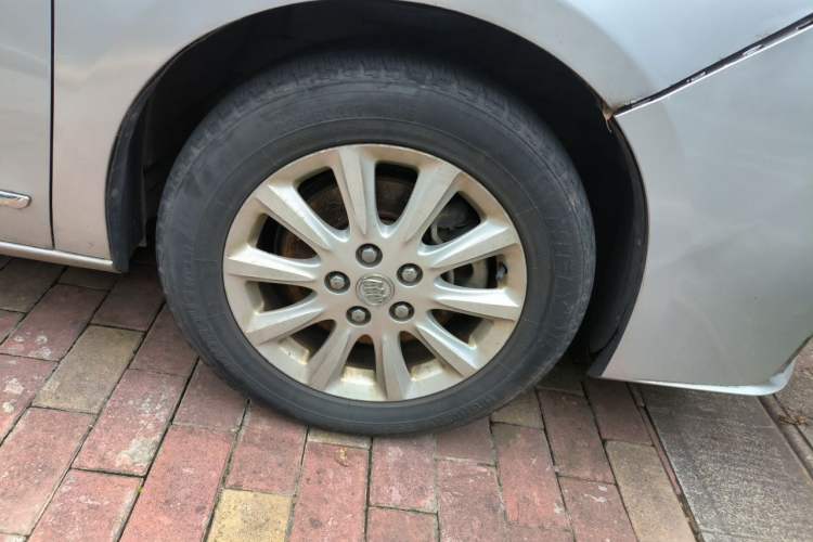Used Buick GL8 2011 3.0L XT Luxury Business Flagship Edition Right Front Wheel Hub