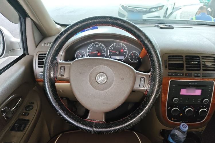 Used Buick GL8 2011 2.4L CT Comfort Edition Steering Wheel
