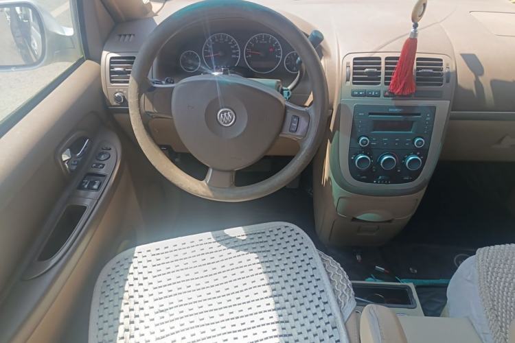 Used Buick GL8 2011 2.4L CT Comfort Edition Steering Wheel