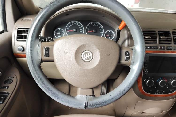 Used Buick GL8 2011 2.4L CT Comfort Edition Steering Wheel