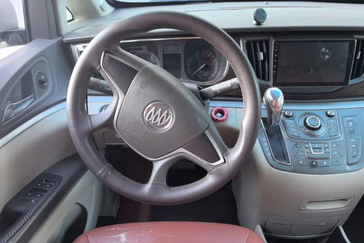 Used Buick GL8 2011 2.4L CT Comfort Edition Steering Wheel