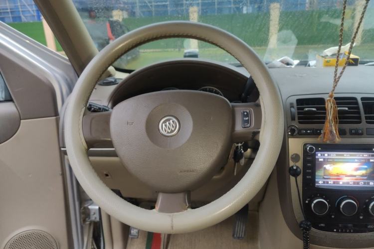 Used Buick GL8 2011 2.4L CT Comfort Edition Steering Wheel