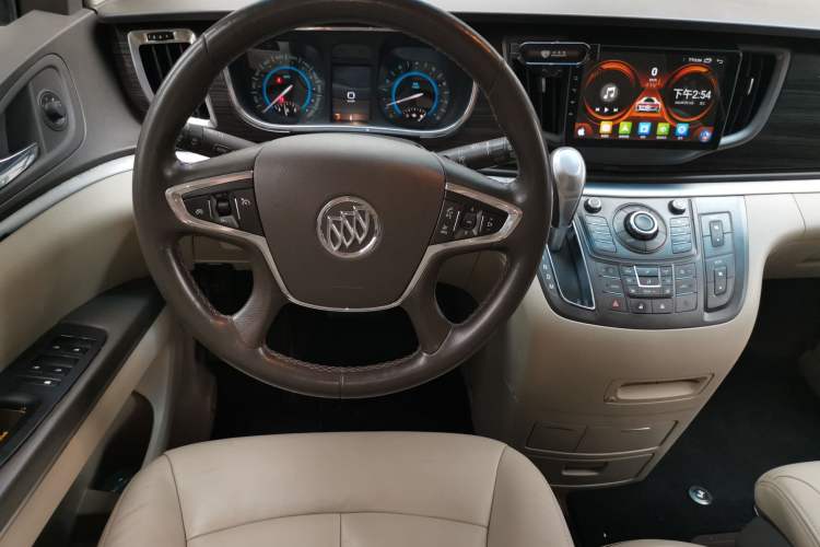 Used Buick GL8 2011 3.0L GT Luxury Business Haoya Edition Steering Wheel