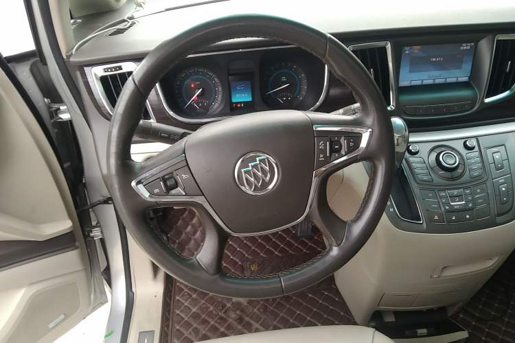 Used Buick GL8 2011 3.0L XT Luxury Business Flagship Edition Steering Wheel