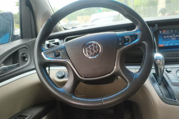 Used Buick GL8 2011 3.0L XT Luxury Business Flagship Edition Steering Wheel