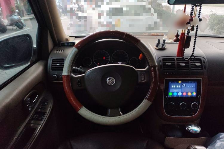 Used Buick GL8 2011 2.4L CT Comfort Edition Steering Wheel