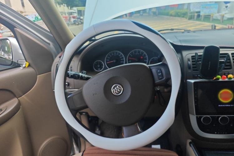 Used Buick GL8 2011 2.4L CT Comfort Edition Steering Wheel