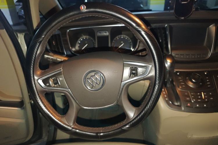Used Buick GL8 2011 3.0L XT Luxury Business Flagship Edition Steering Wheel