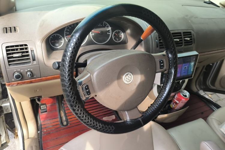 Used Buick GL8 2011 2.4L CT Comfort Edition Steering Wheel