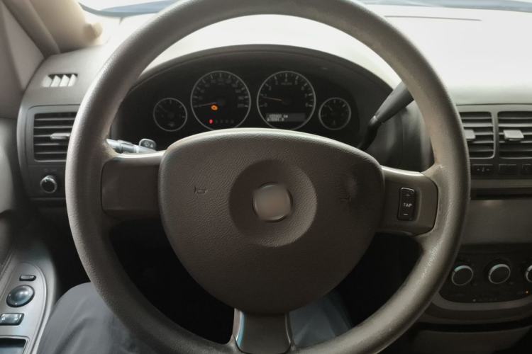 Used Buick GL8 2011 2.4L CT Comfort Edition Steering Wheel