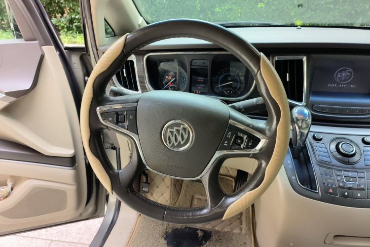 Used Buick GL8 2011 3.0L GT Luxury Business Haoya Edition Steering Wheel