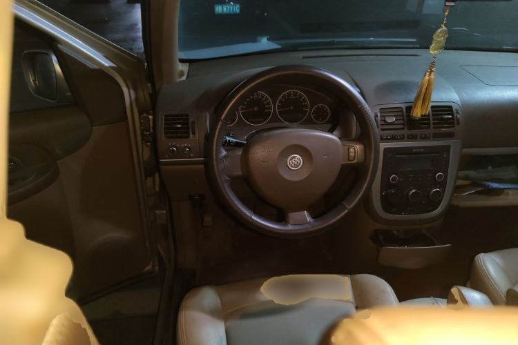 Used Buick GL8 2011 2.4L CT Comfort Edition Steering Wheel