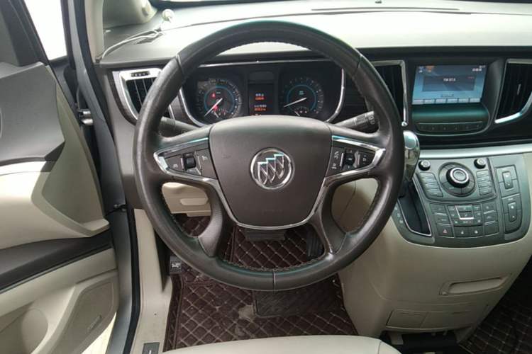 Used Buick GL8 2011 3.0L XT Luxury Business Flagship Edition Steering Wheel