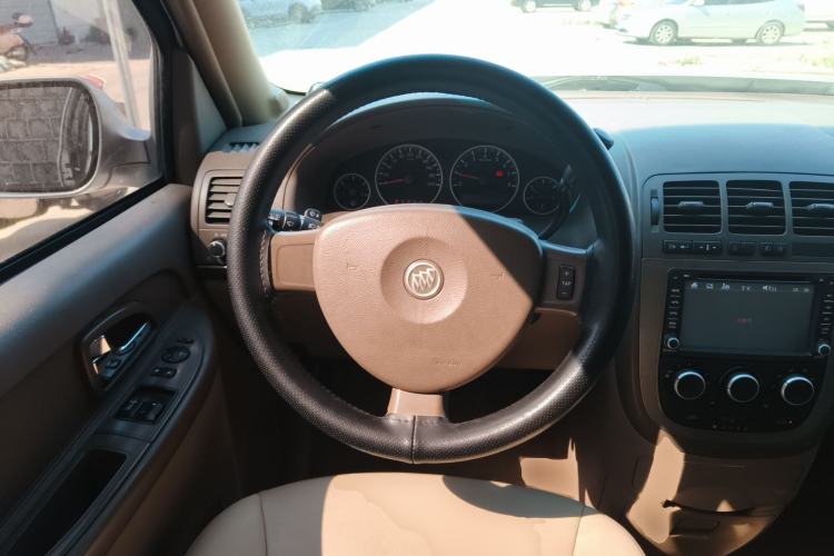 Used Buick GL8 2011 2.4L CT Comfort Edition Steering Wheel
