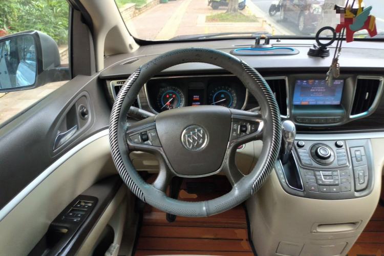 Used Buick GL8 2011 3.0L XT Luxury Business Flagship Edition Steering Wheel