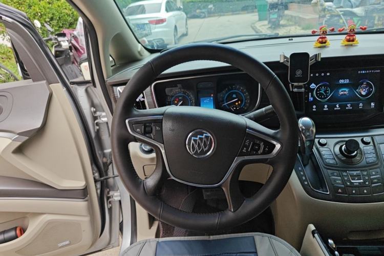 Used Buick GL8 2011 3.0L GT Luxury Business Haoya Edition Steering Wheel