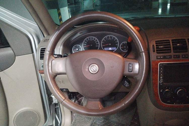 Used Buick GL8 2011 2.4L LT Executive Edition Steering Wheel