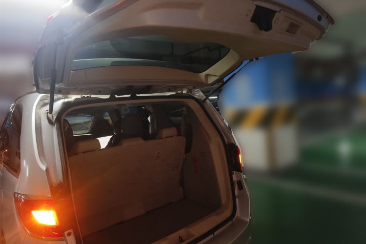 Used Buick GL8 2011 2.4L LT Luxury Business Executive Edition Trunk