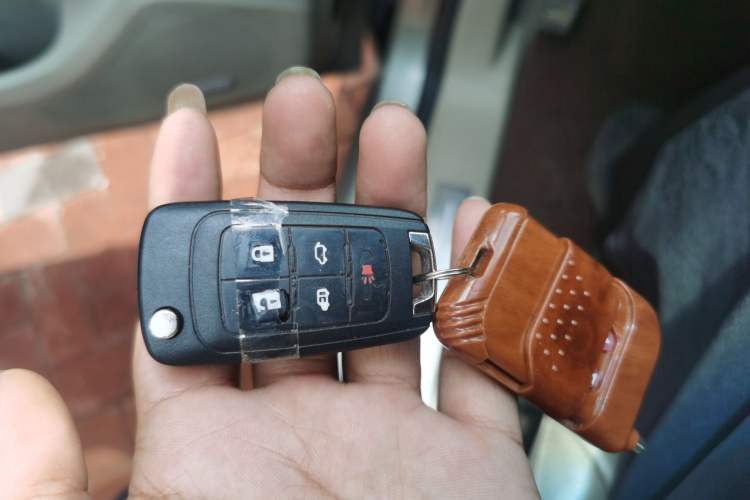 Used Buick GL8 2011 3.0L XT Luxury Business Flagship Edition Vehicle Key