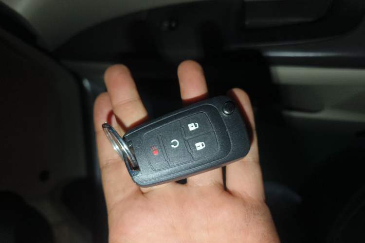 Used Buick GL8 2011 2.4L LT Luxury Business Executive Edition Vehicle Key