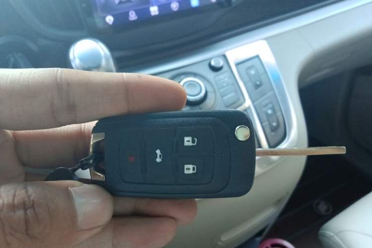 Used Buick GL8 2011 2.4L LT Luxury Business Executive Edition Vehicle Key