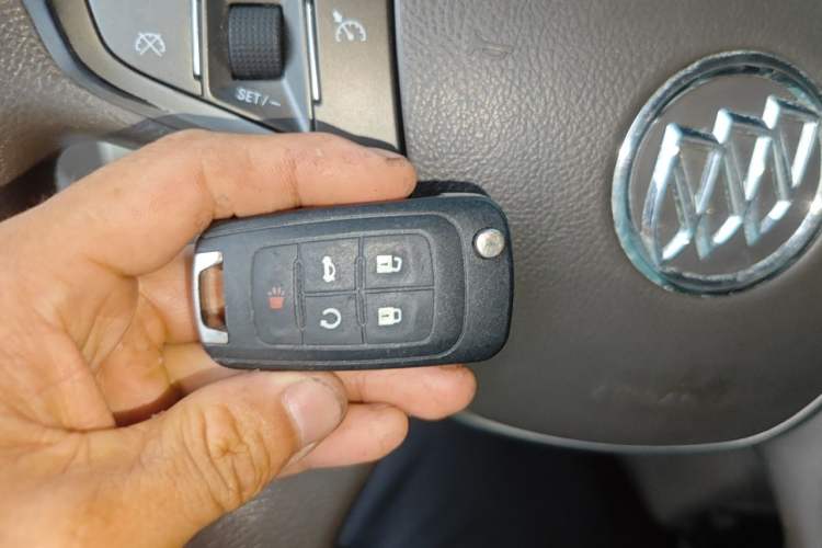 Used Buick GL8 2011 2.4L CT Luxury Business Comfort Edition Vehicle Key
