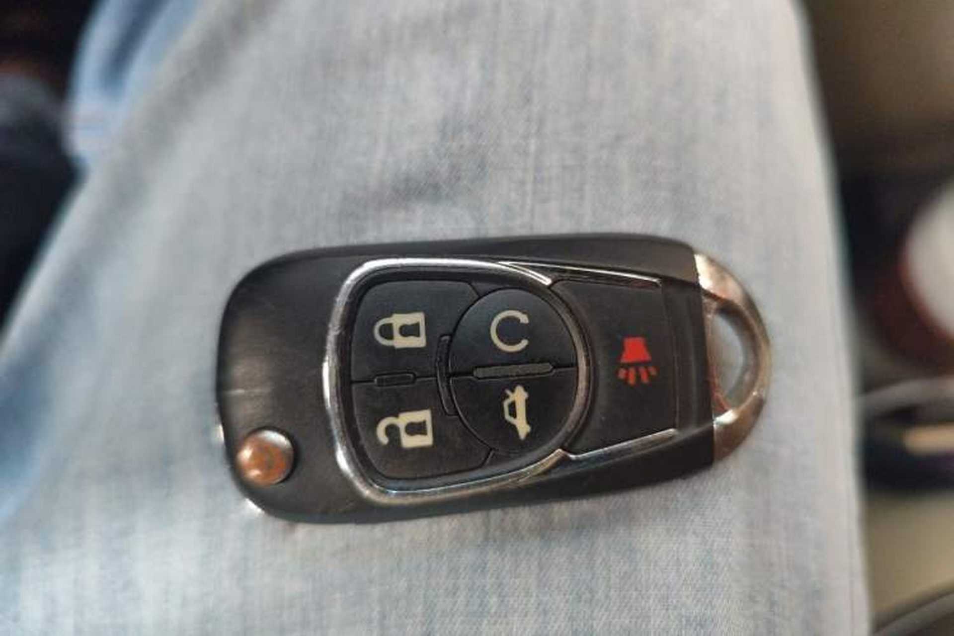 Used Buick GL8 2011 3.0L GT Luxury Business Haoya Edition Vehicle Key
