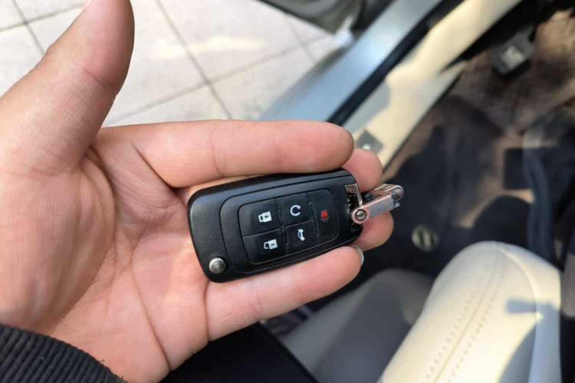 Used Buick GL8 2011 3.0L XT Luxury Business Flagship Edition Vehicle Key