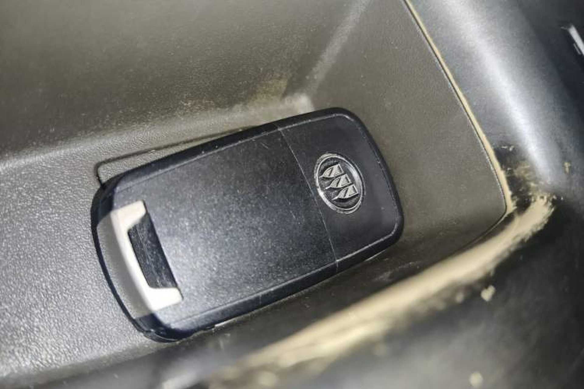 Used Buick GL8 2011 3.0L GT Luxury Business Haoya Edition Vehicle Key