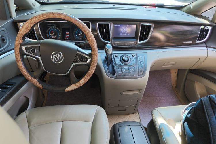 Used Buick GL8 2011 3.0L GT Luxury Business Haoya Edition Center Console