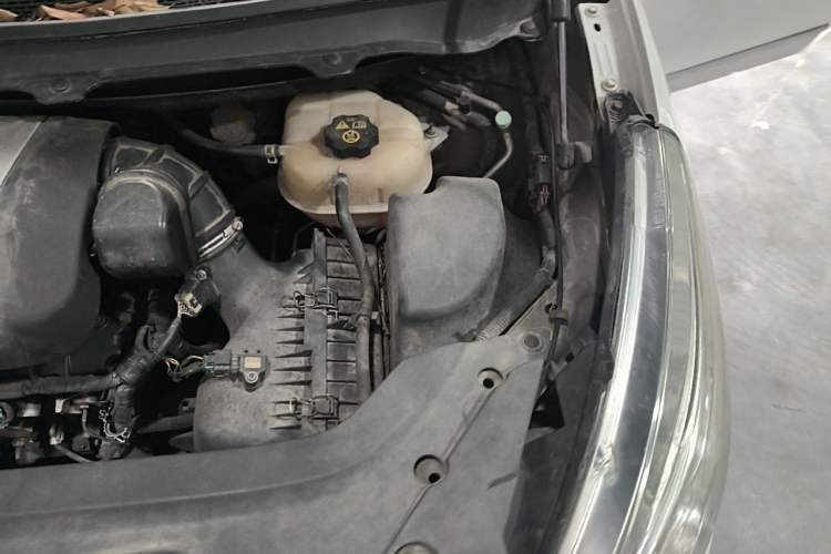 Used Buick GL8 2011 3.0L XT Luxury Business Flagship Edition Engine Bay Left