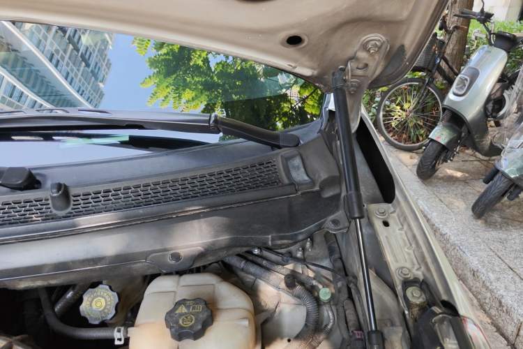 Used Buick GL8 2011 3.0L GT Luxury Business Haoya Edition Engine Bay Left