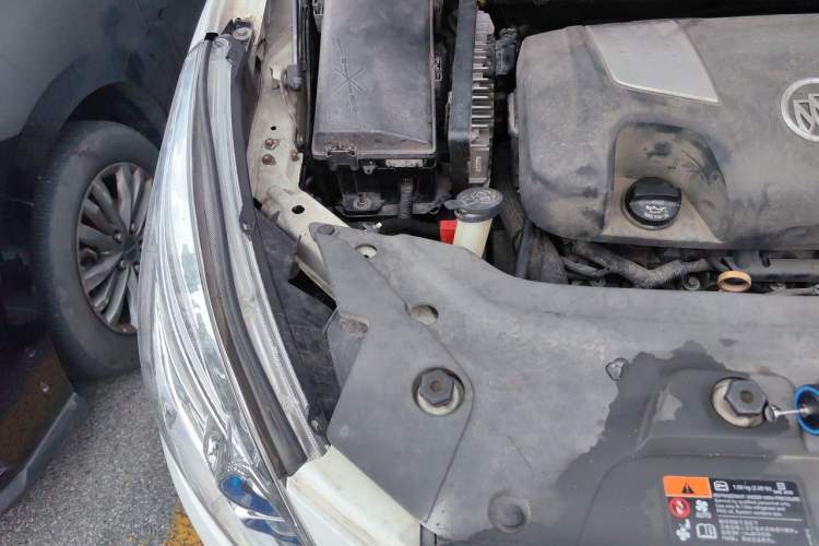 Used Buick GL8 2011 3.0L XT Luxury Business Flagship Edition Engine Bay Right