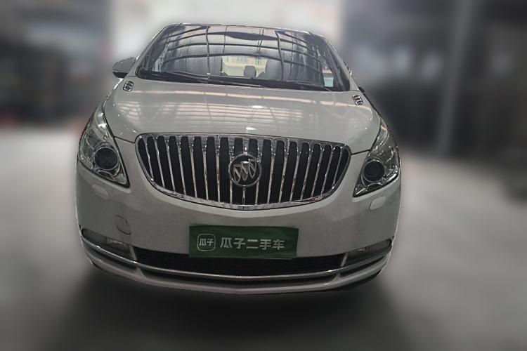 Used Buick GL8 2011 3.0L XT Luxury Business Flagship Edition Front