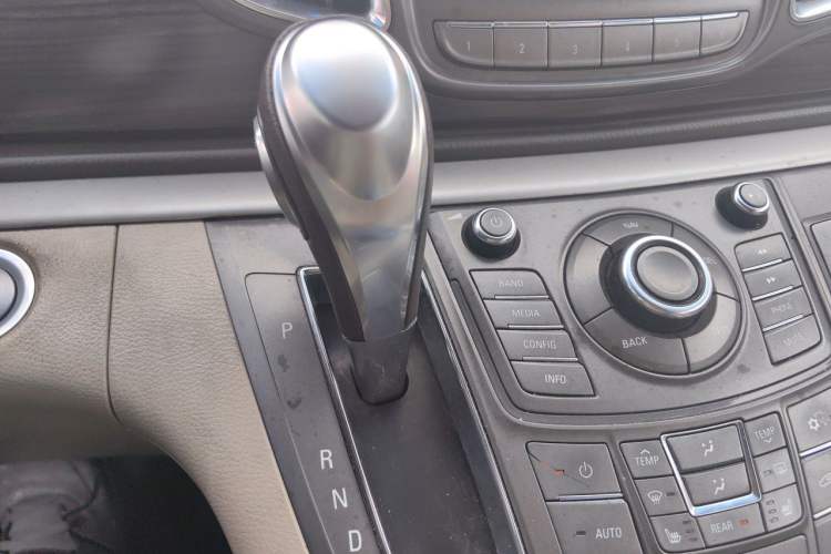 Used Buick GL8 2011 3.0L XT Luxury Business Flagship Edition Gear Lever