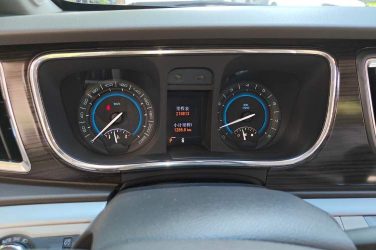 Used Buick GL8 2011 3.0L GT Luxury Business Haoya Edition Instrument Cluster