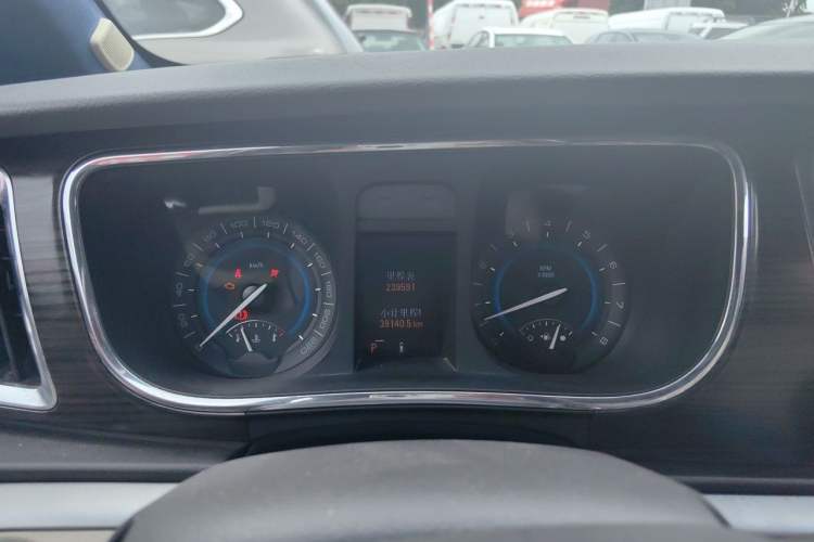 Used Buick GL8 2011 3.0L XT Luxury Business Flagship Edition Instrument Cluster