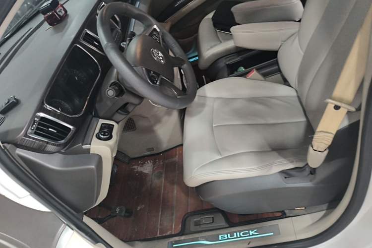 Used Buick GL8 2011 3.0L XT Luxury Business Flagship Edition Left Front Seat