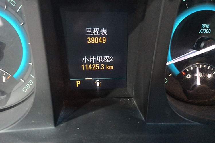 Used Buick GL8 2011 3.0L XT Luxury Business Flagship Edition Odometer Close Up