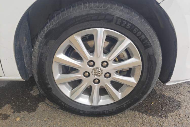 Used Buick GL8 2011 3.0L GT Luxury Business Haoya Edition Right Front Wheel Hub