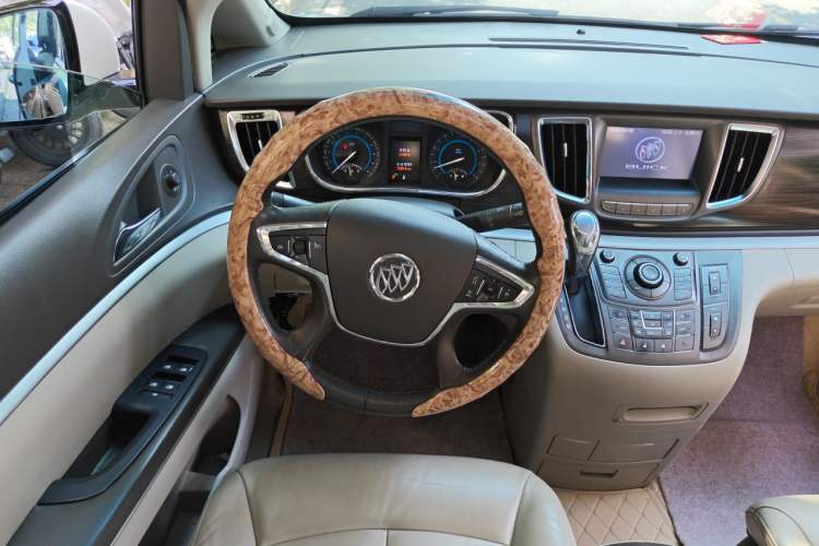 Used Buick GL8 2011 3.0L GT Luxury Business Haoya Edition Steering Wheel