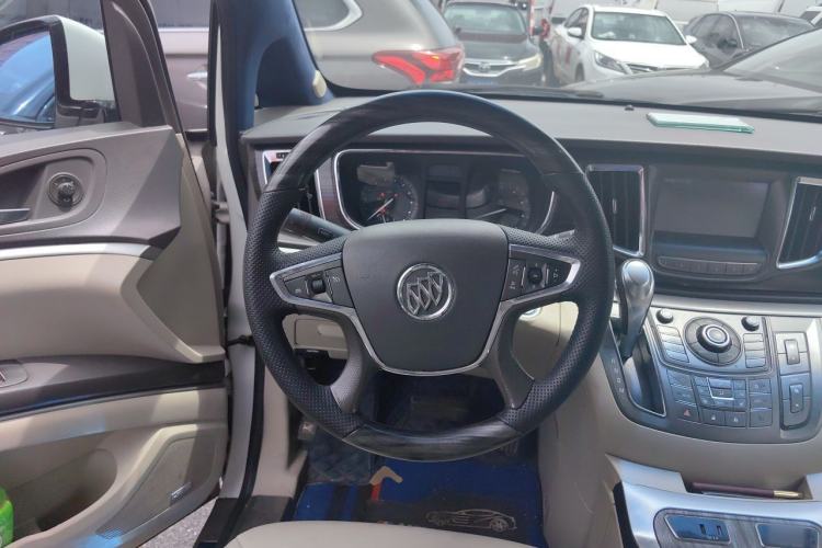 Used Buick GL8 2011 3.0L XT Luxury Business Flagship Edition Steering Wheel