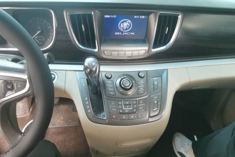 Used Buick GL8 2011 3.0L XT Luxury Business Flagship Edition Audio And AC Panel